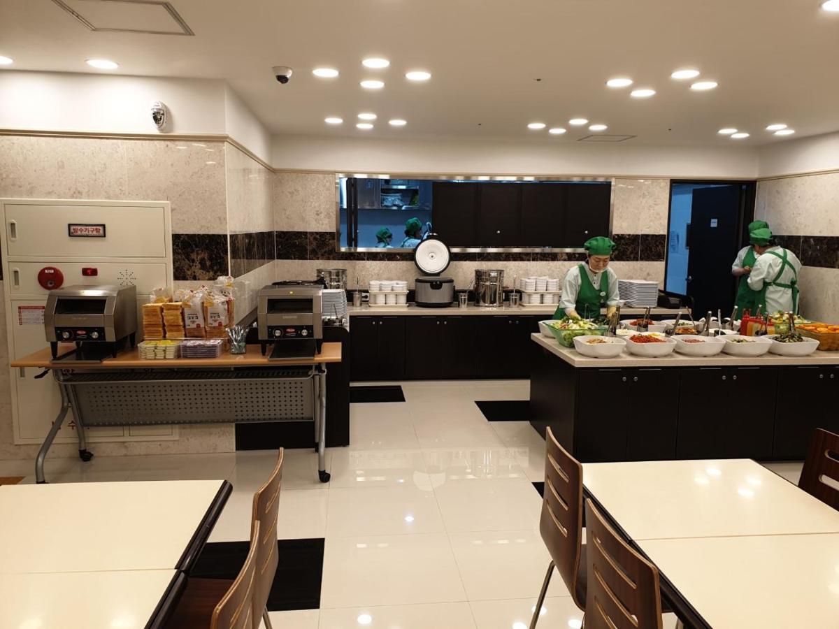 Toyoko Inn Seoul Yeongdeungpo Buitenkant foto