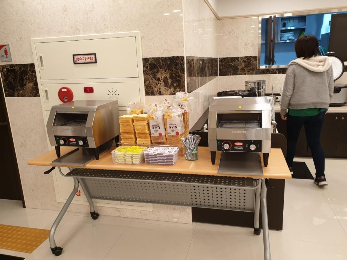 Toyoko Inn Seoul Yeongdeungpo Buitenkant foto